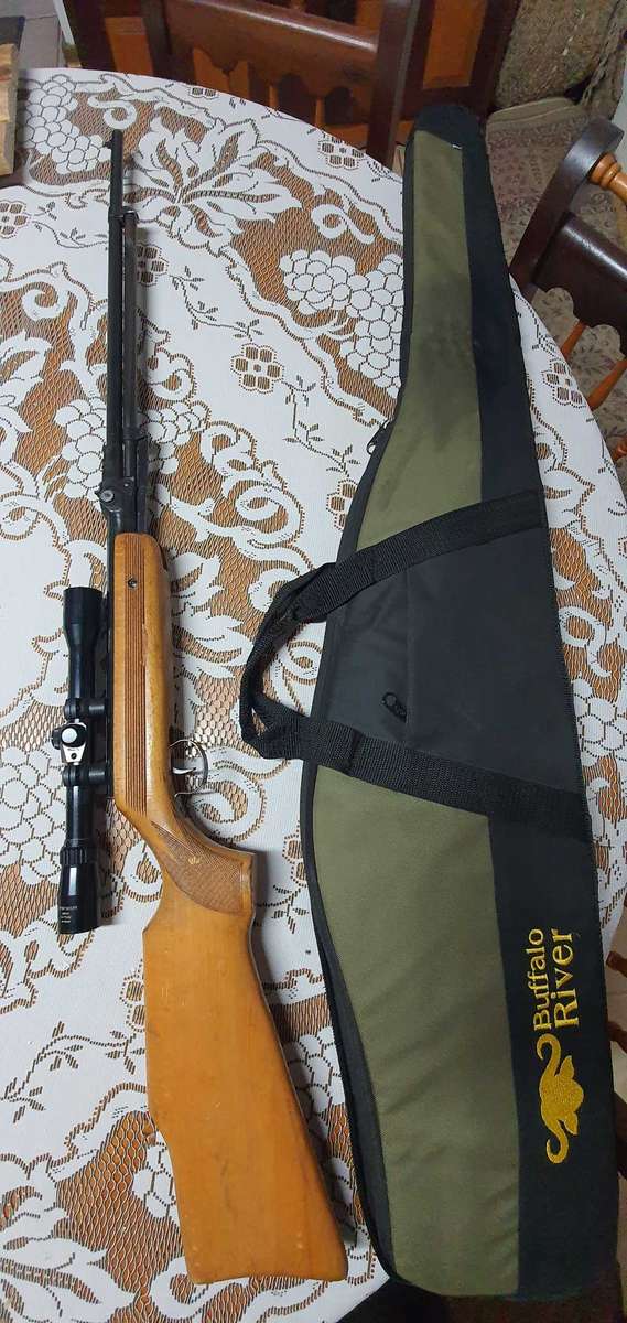 Immaculate Vintage Telly/Jelly airgun, 100% Working condition + Rifle bag worth R500 !!