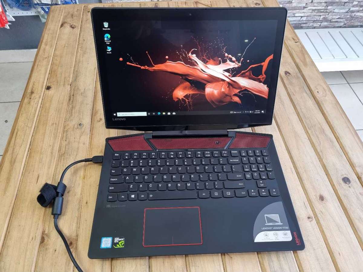 Lenovo Legion Y720 Core i7 - 7700HQ Gaming Laptop / 12GB DDR4 RAM/ 240GB SSD/ GTX 1060 6GB GPU/ FHD