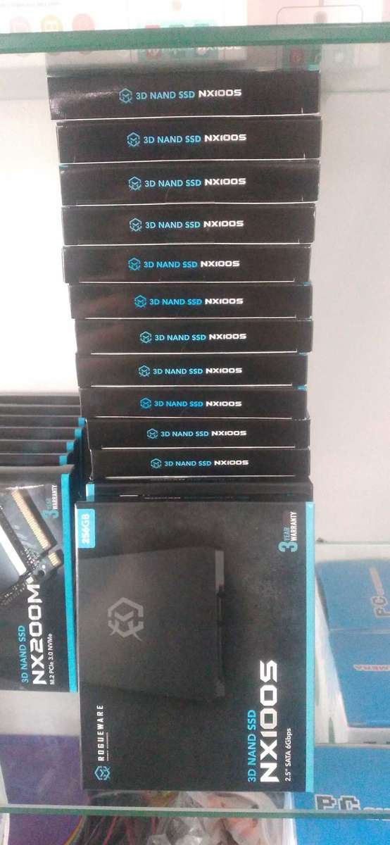 Rogueware NX100S 256GB SATA3 2.5` 3D NAND Solid State DriveRogueware