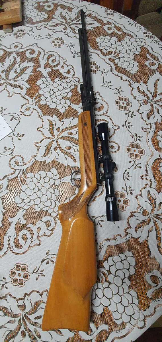 Immaculate Vintage Telly/Jelly airgun, 100% Working condition + Rifle bag worth R500 !!