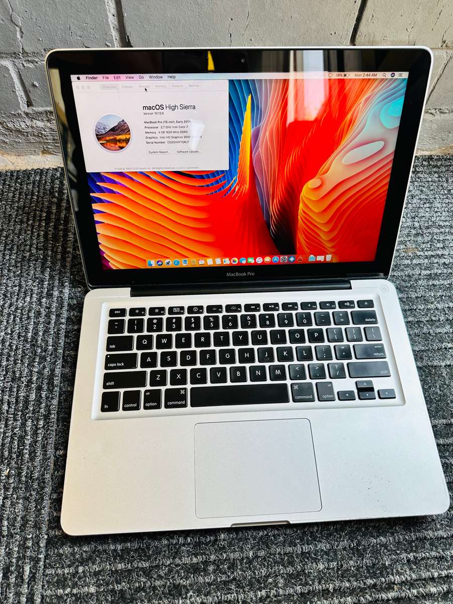 Intel Core i7 Apple MacBook Pro (13-inch, Early 2011)  640GB HDD 4GB RAM macOS 10.13.6