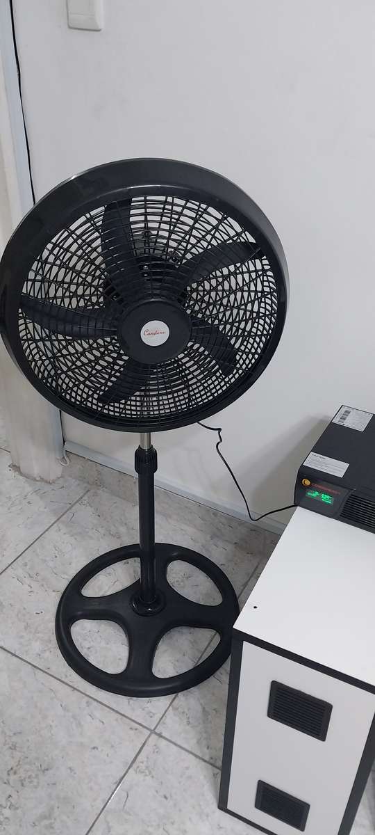 Condere FS45Z20 18" Stand Fan
