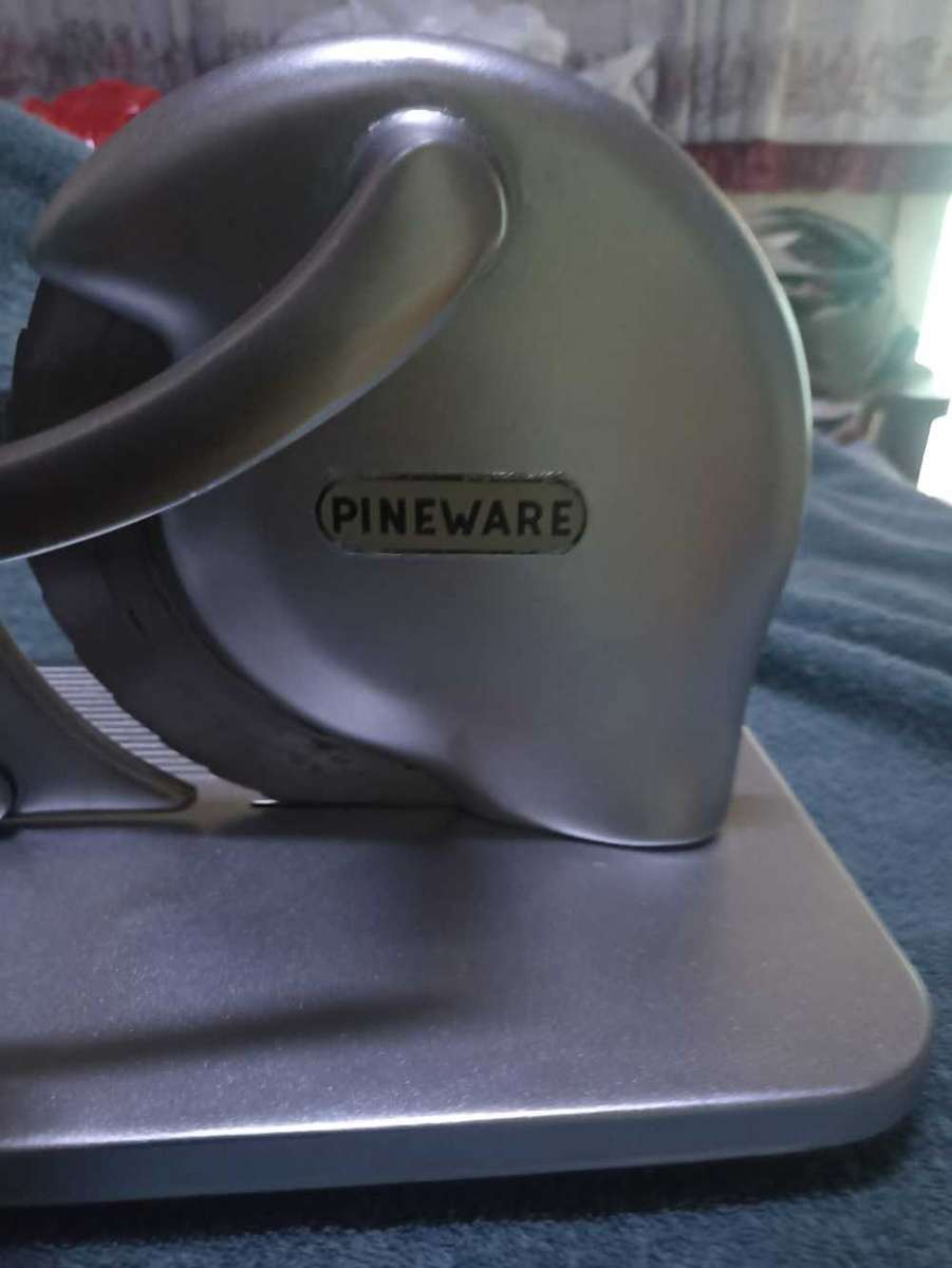 Pineware vintage bread slicer