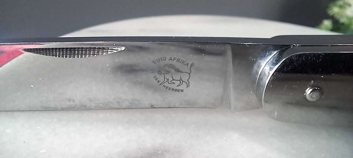Handmade pocket knife by AT van Heerden