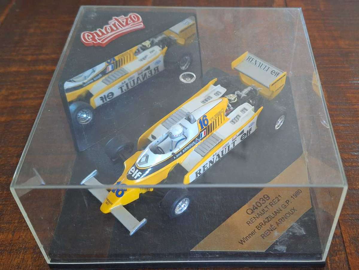 Set of Two formula 1 model cars Quartzo and Heritage