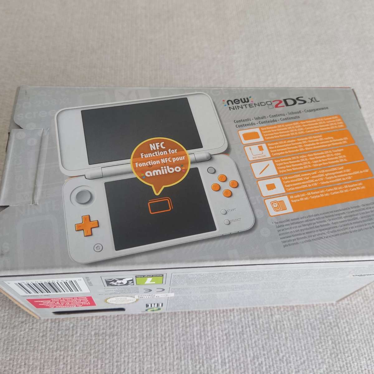 `New` Nintendo 2ds xl Console with original charger +box