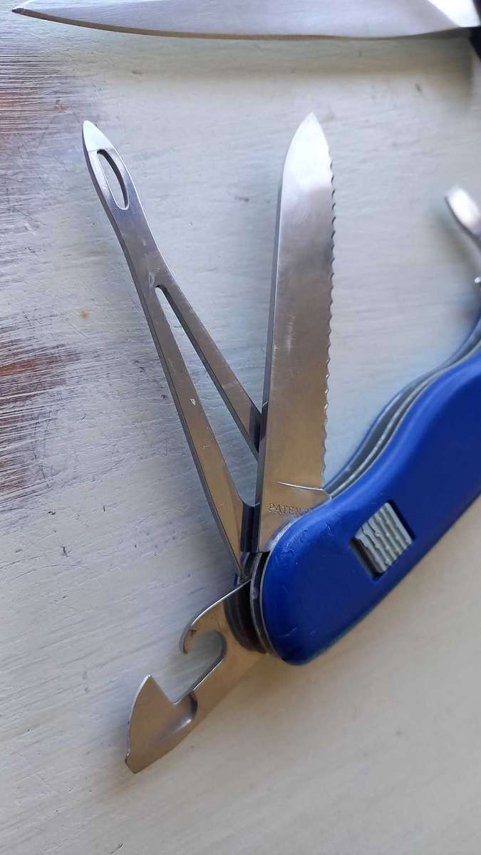 Knife Lot Victorinox Helmsman and unmarked dagger