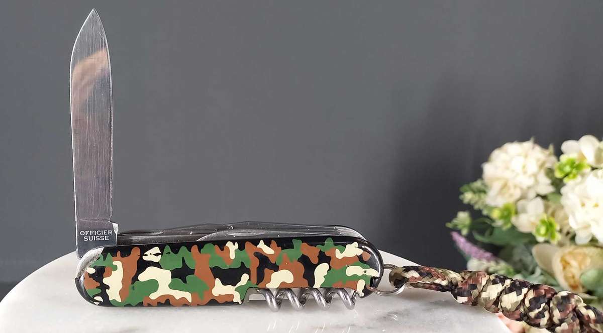 Victorinox pocket knife Multilayers Officers Suisse