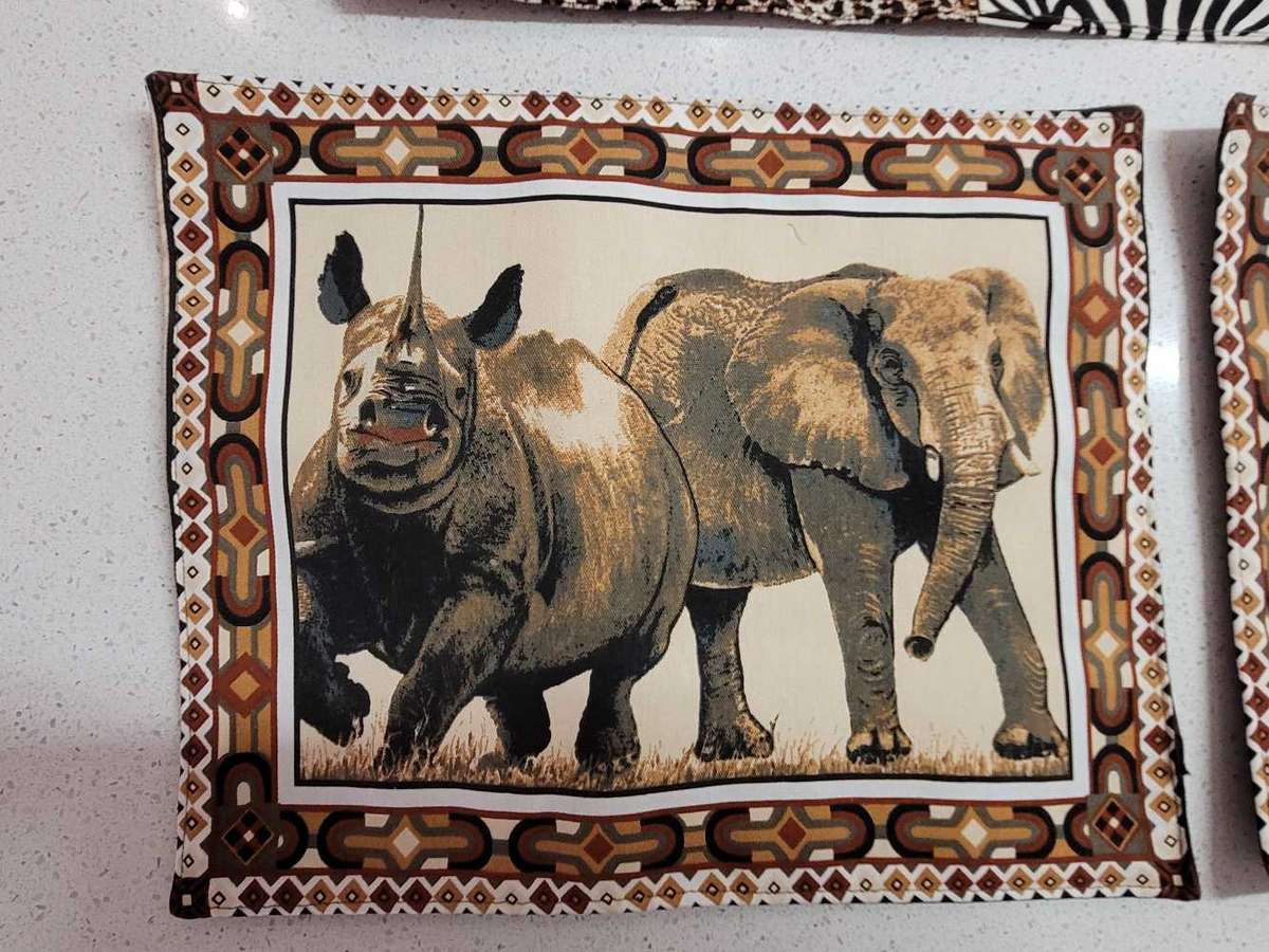 Placemats and Table runner Big 5 Animal print