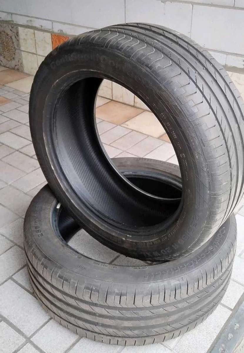255/50/20 Continental ContiSport Contact . 80% life