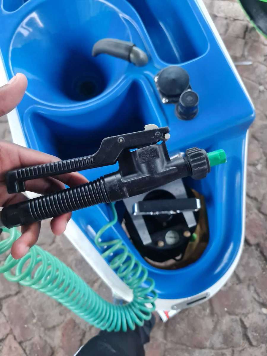 Green machine waterless Car wash system