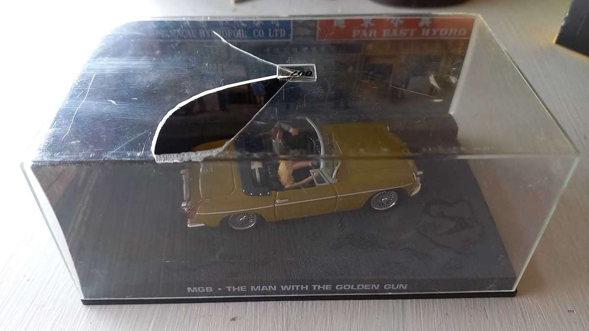 007 MGB - The Man With The Golden Gun