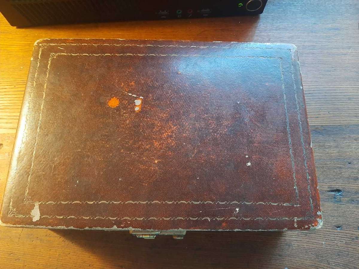 Joblot costume jewellery in vintage jewelary case