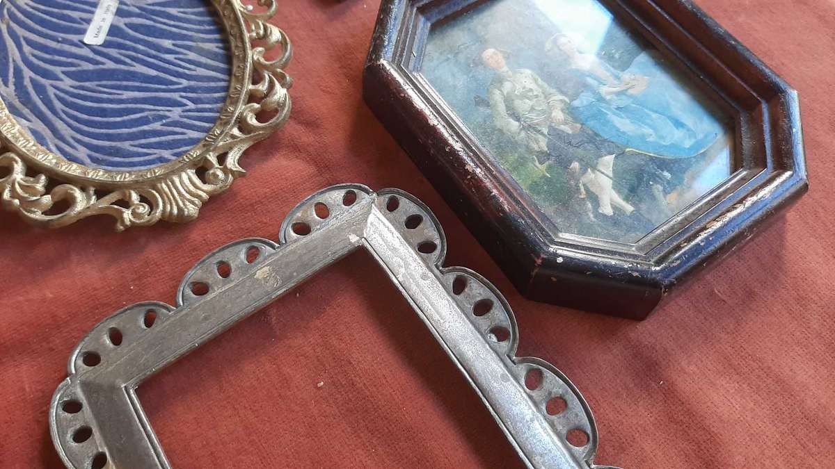 Job lot of small vintage frames 15-20cm