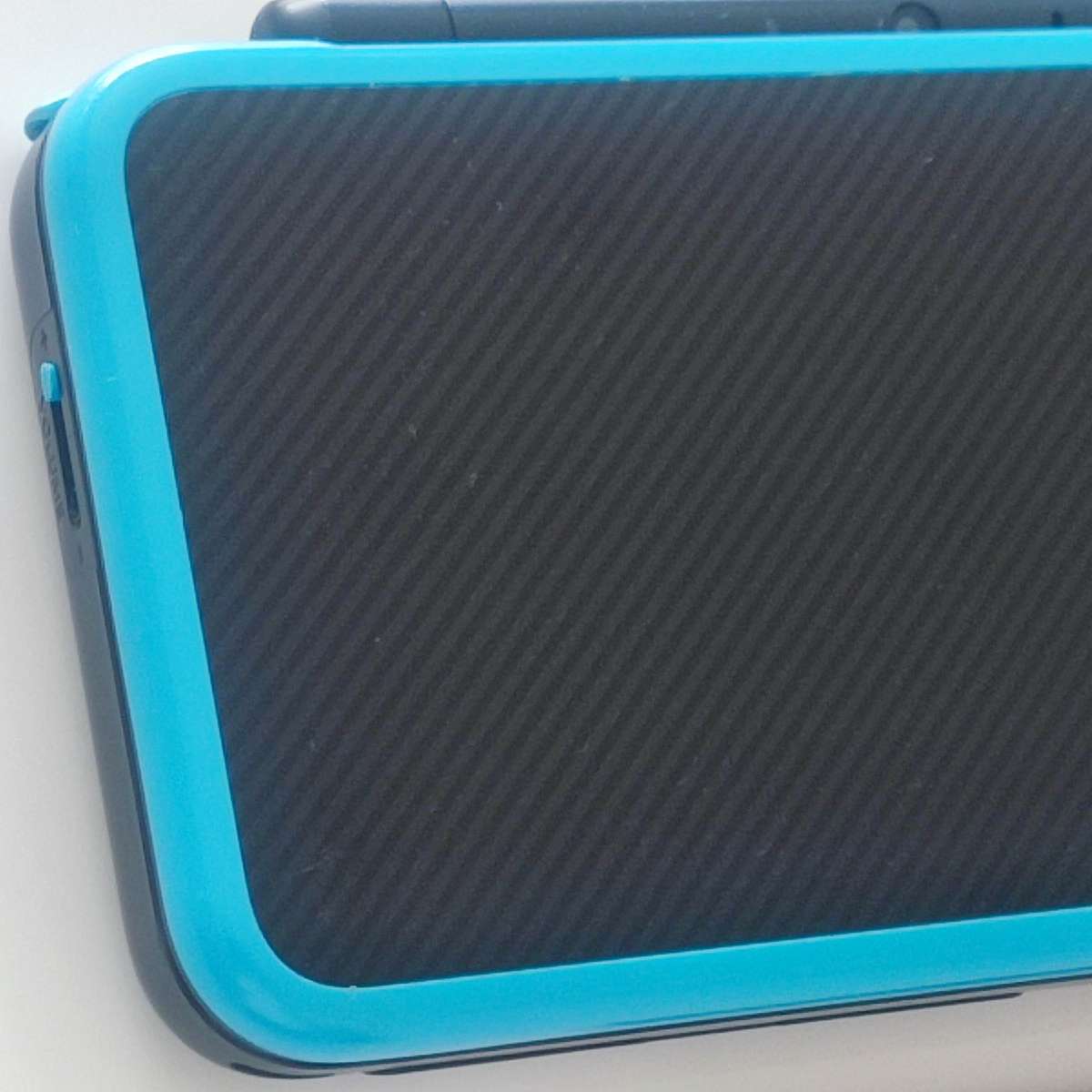 `New` Nintendo 2ds xl console with original charger and stylus, memory card included