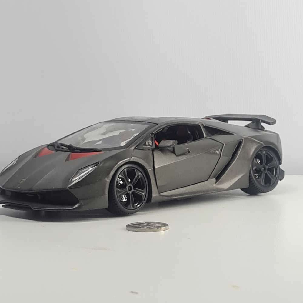 Lamborghini Sesto Elemento Matt Grey 124 Diecast Car Model by Bburago