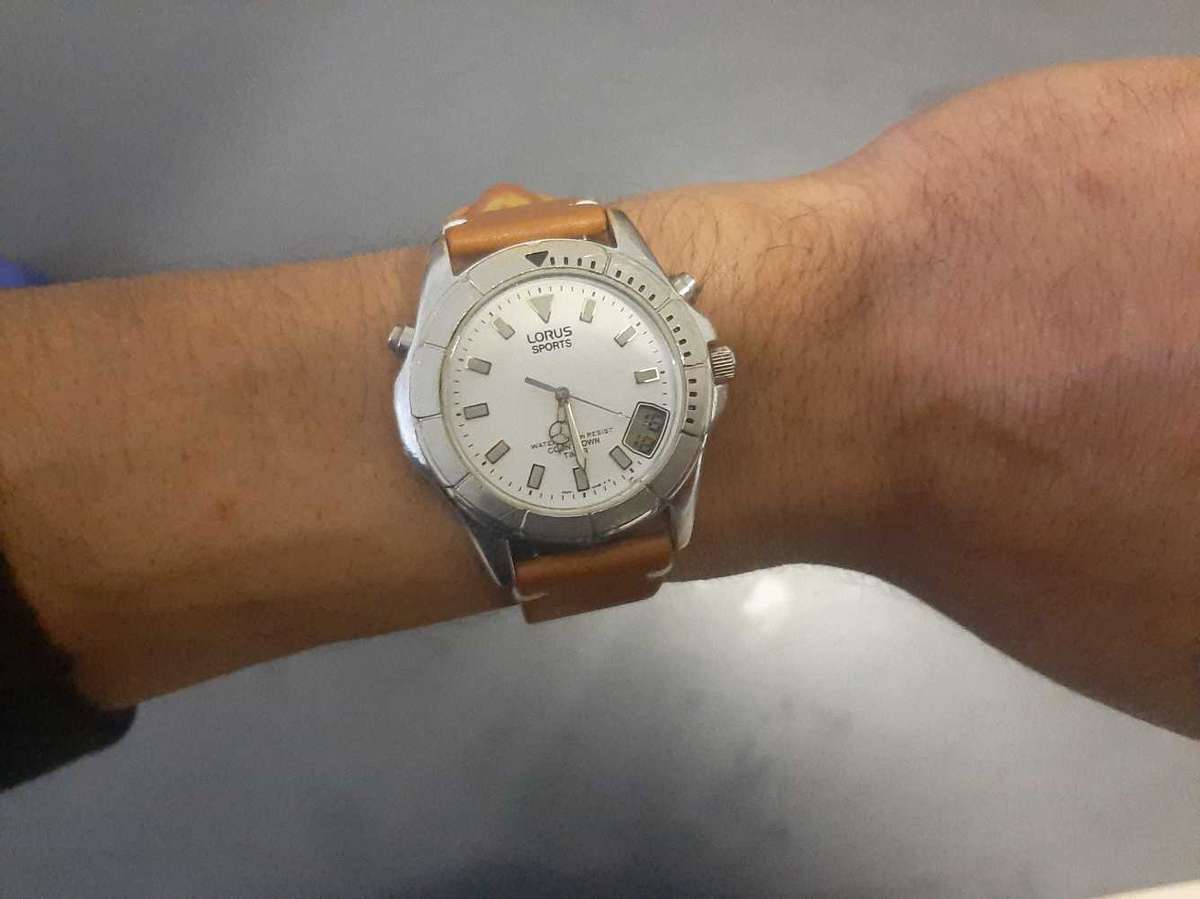 1st bid wins Full working lorus watch