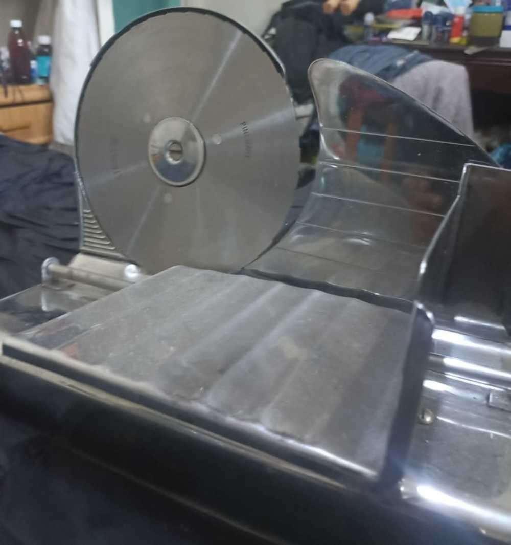 Pineware refurbished bread slicer