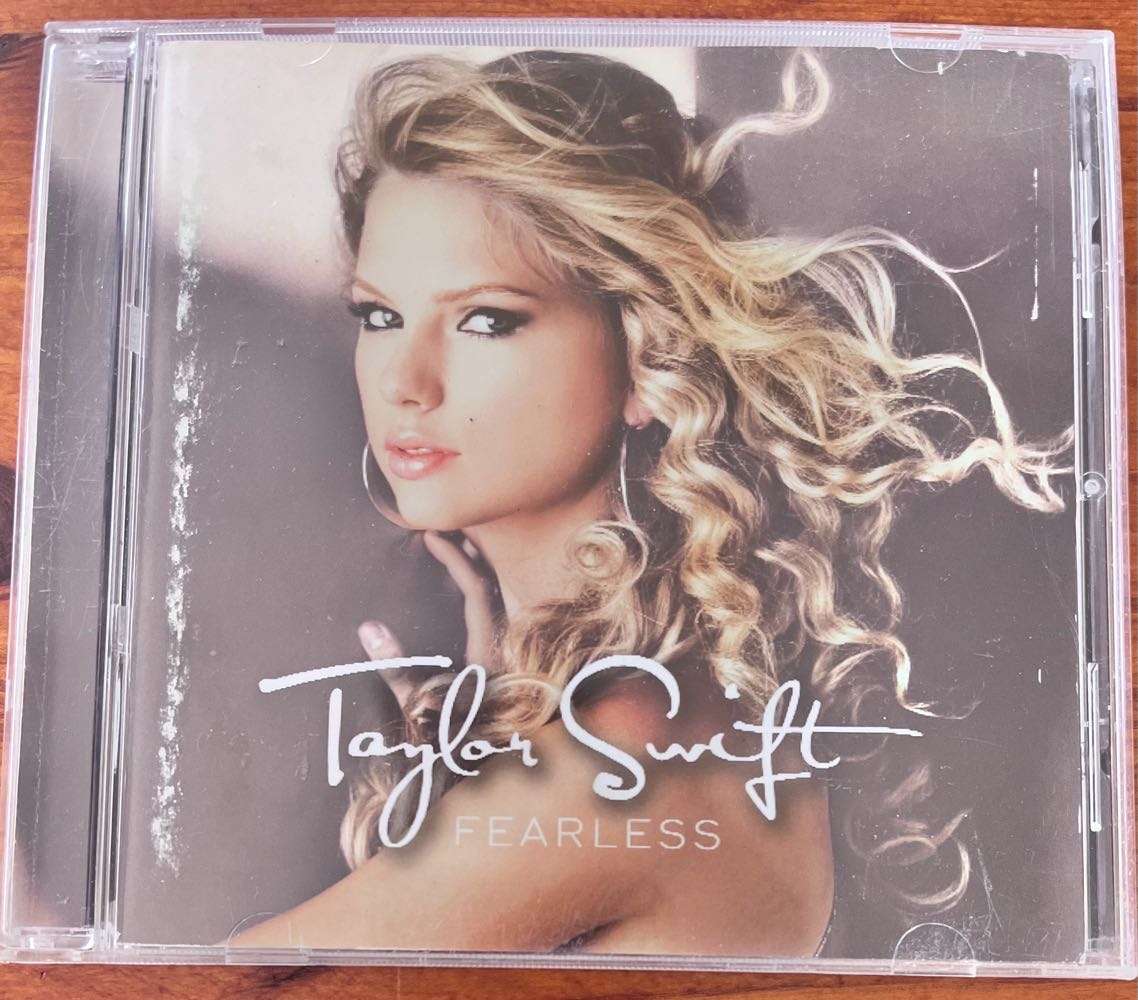 Fearless - Taylor Swift (pre-owned CD)