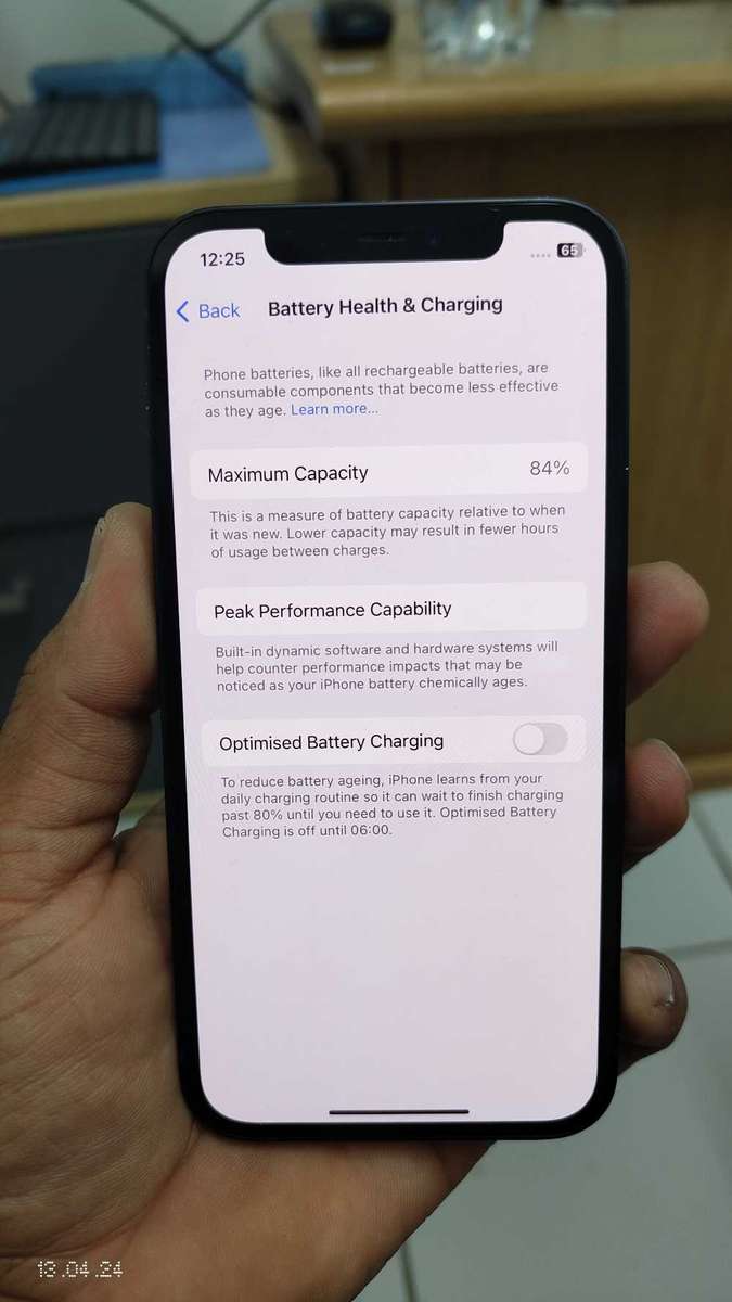 Apple iPhone 12 64GB black (Pre Owned)