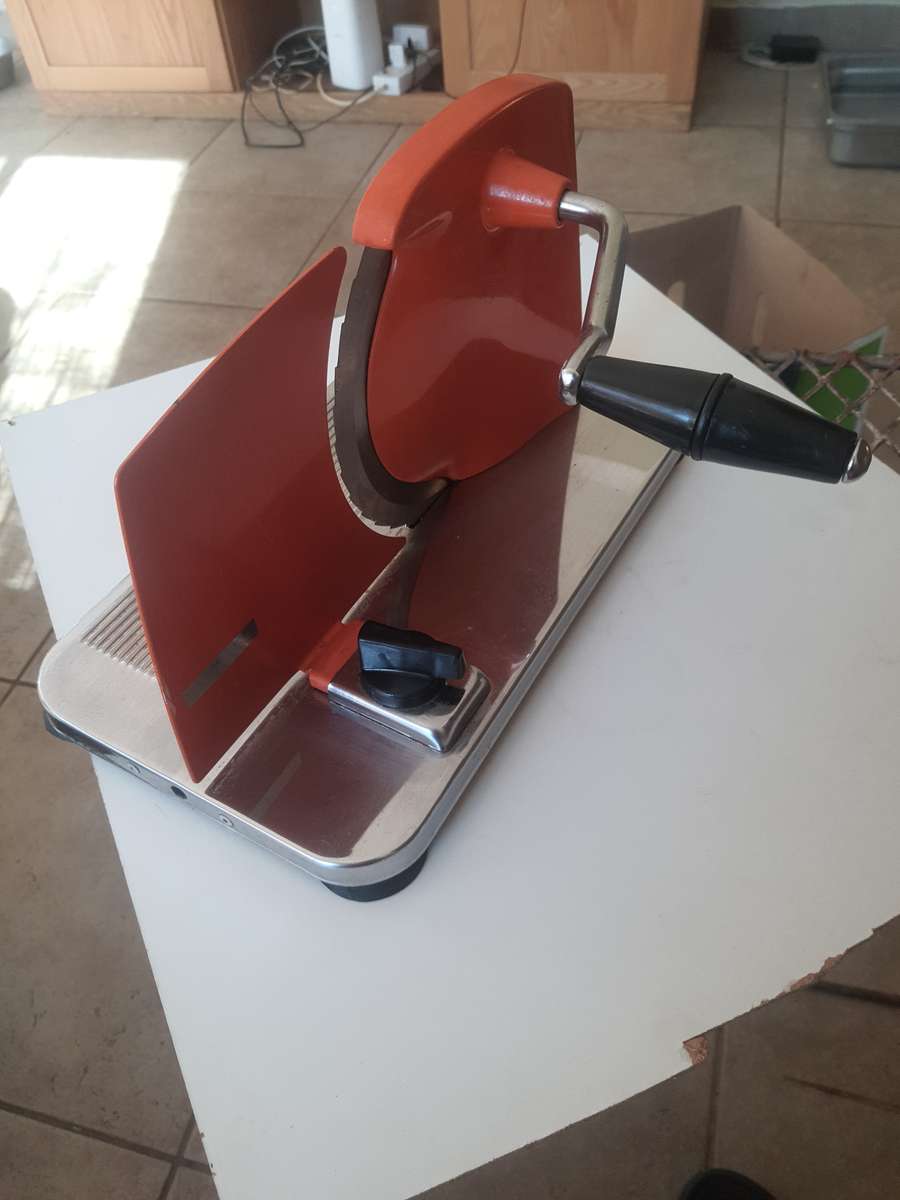 Pineware stainless steel vintage bread slicer