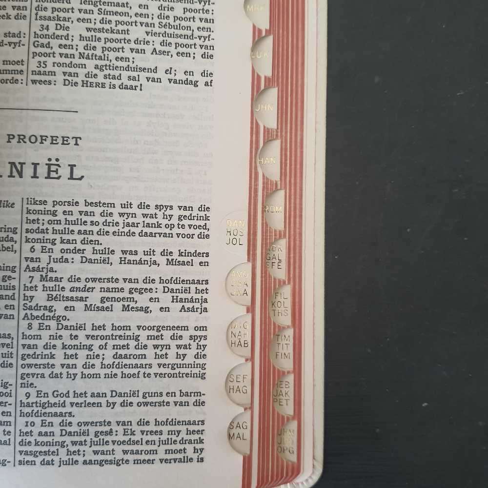 Die Bybel ou en nuwe testament 1964 in vg cond