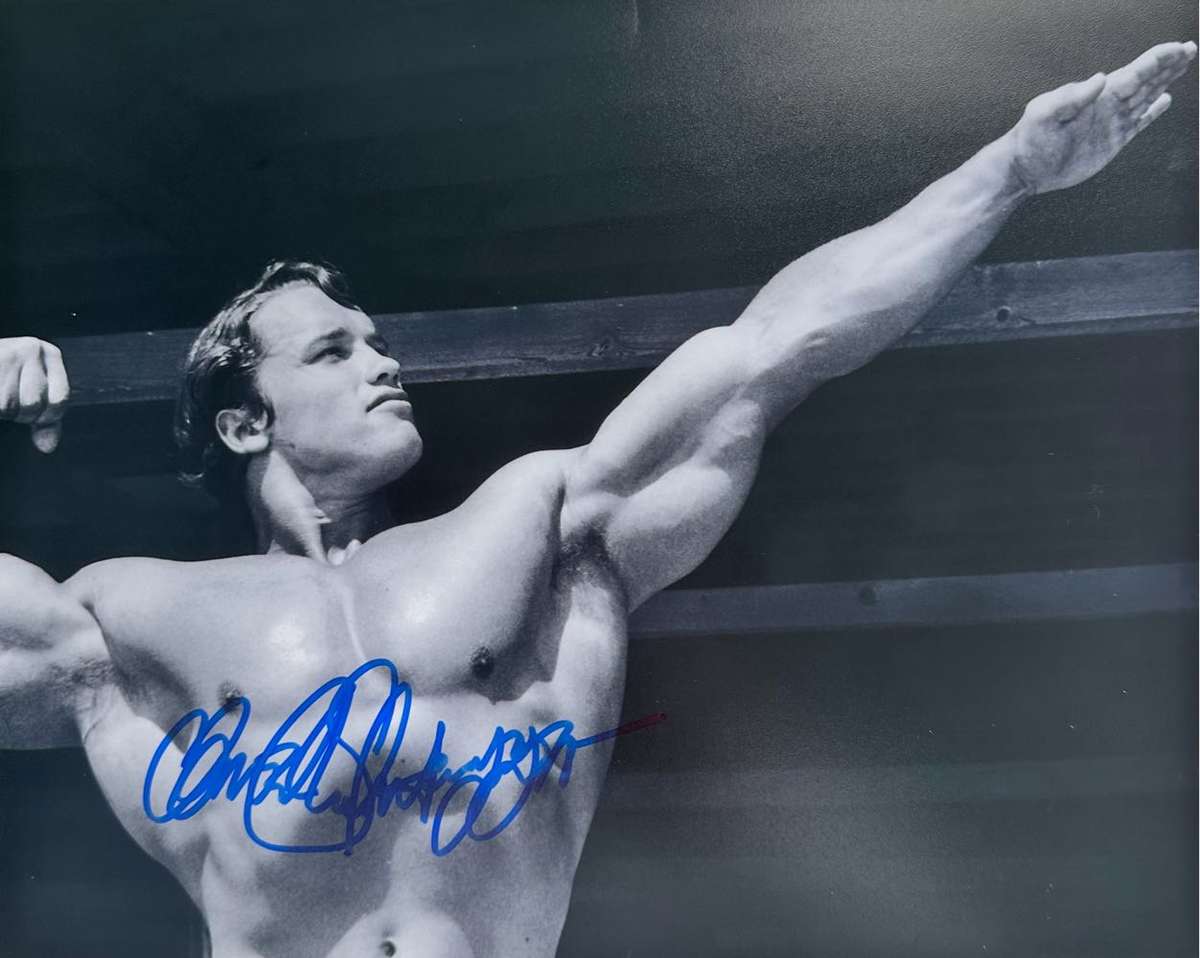 AUTHENTIC AUTOGRAPH BY ARNOLD SCHWARZENEGGER - WITH COA