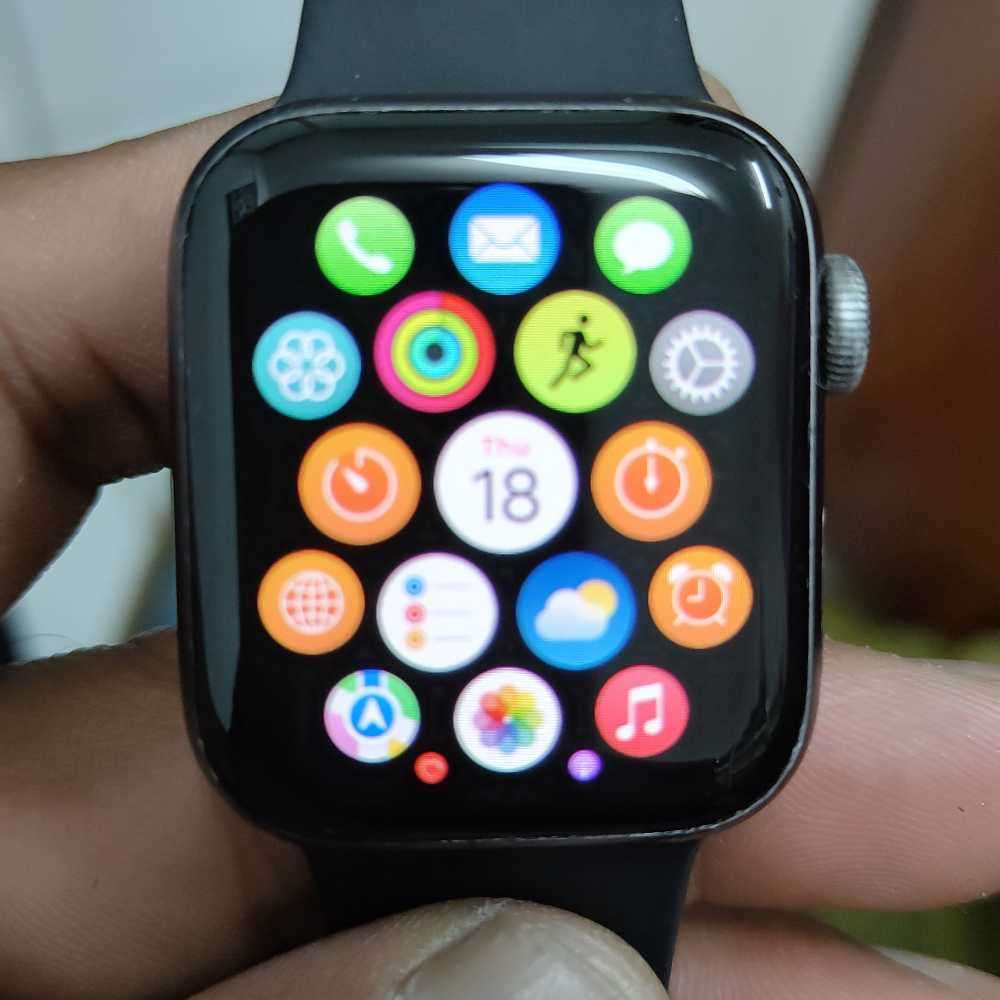 Apple Watch Series 4 40mm Black (Pre Owned)