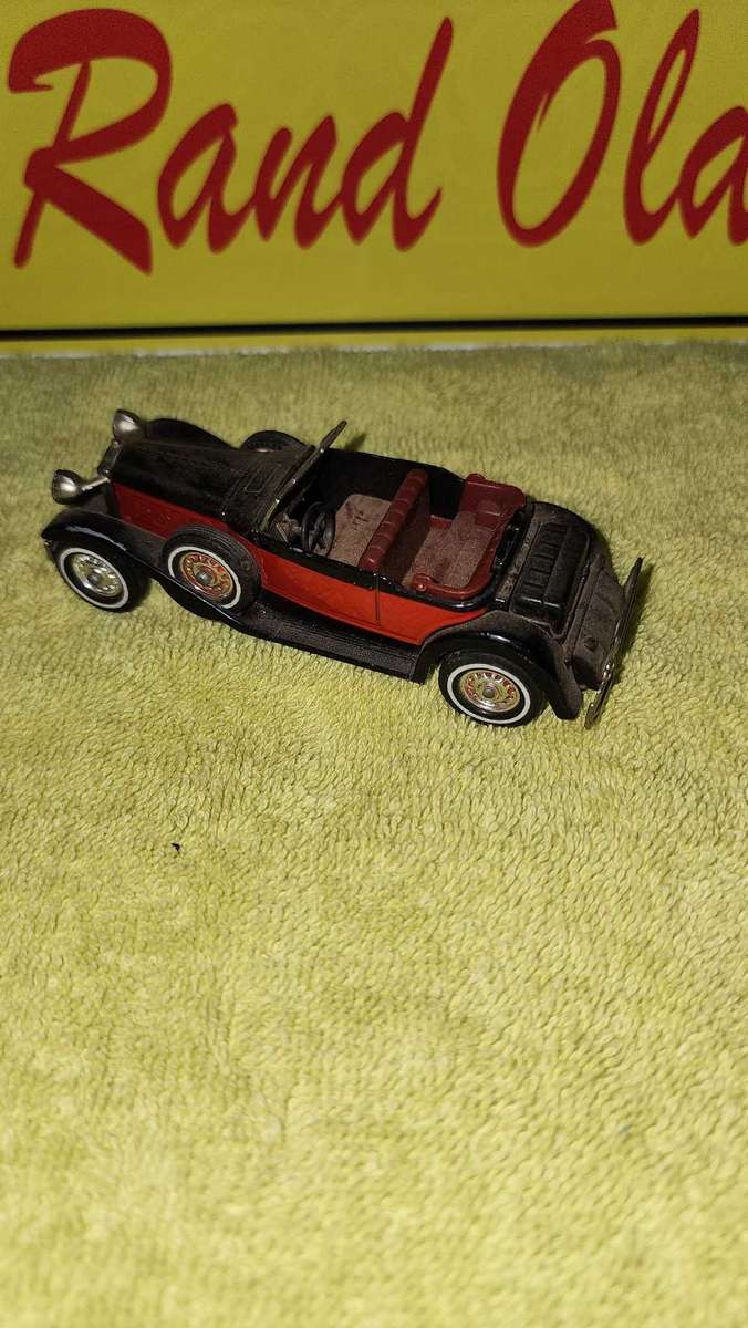 Packard Victoria by Model of Yesteryear