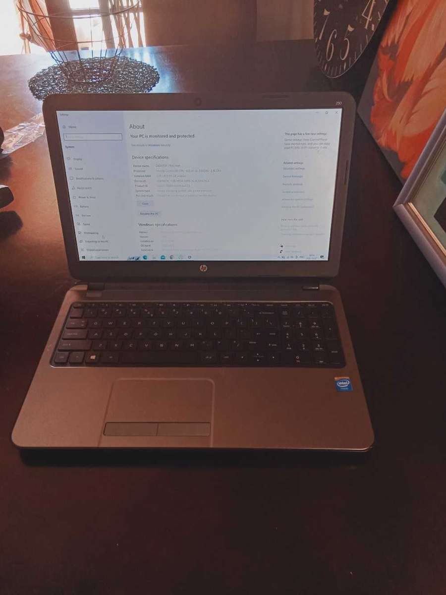 17` 250 HP Laptop with a bag