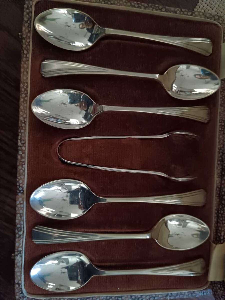 Set of Epns Teaspoons x6 with Matching Sugar Tongs Boxed
