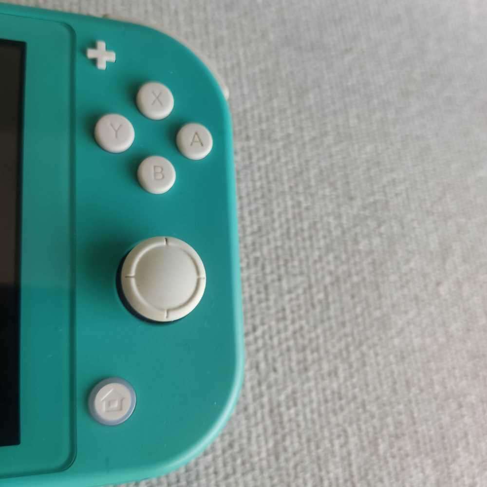 Nintendo Switch Lite console +box