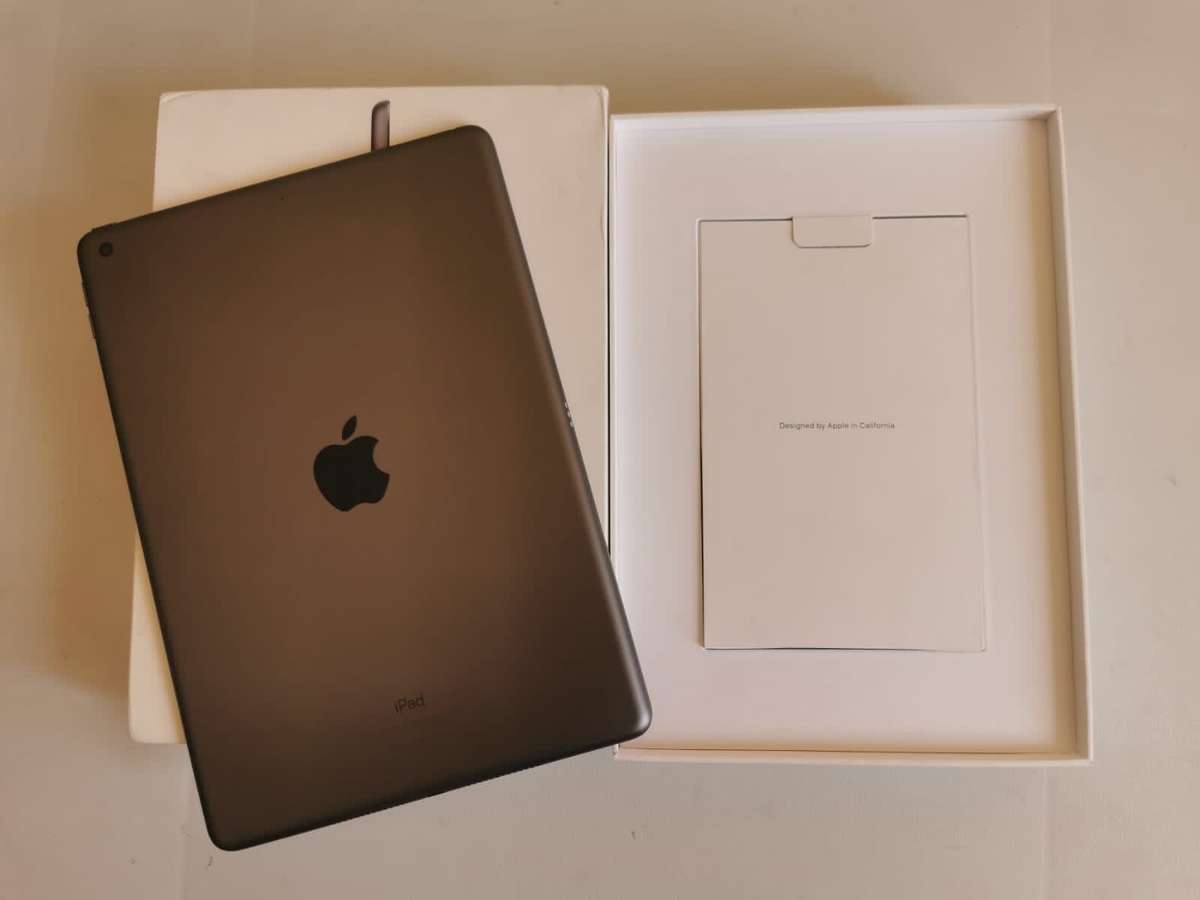 iPad 9th gen 256gb *LIKE NEW*