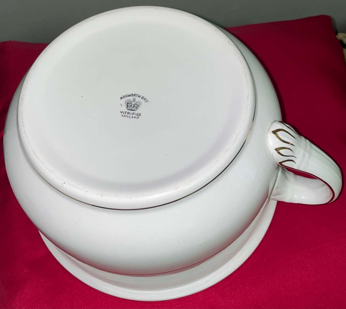 Vintage Sale - Chamber Pot - Ashworth Bros England
