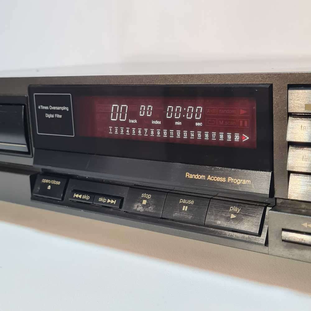 Technics CD Player (read)