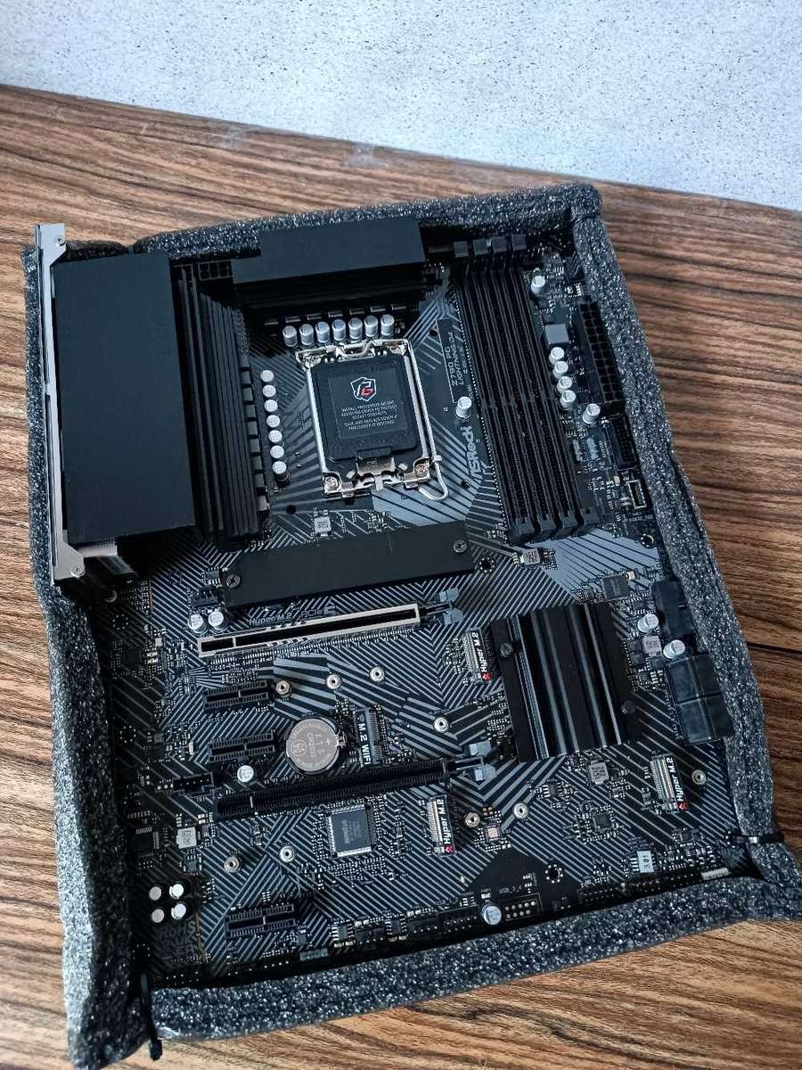 ASRock Z790 PG Lightning D4