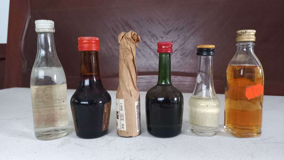 Vintage bar accessories miniature bottles