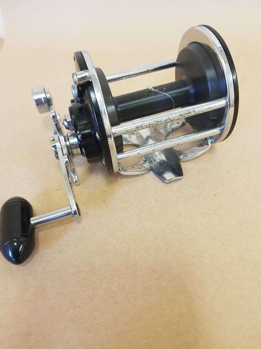 Penn 155. Aluminium spool.