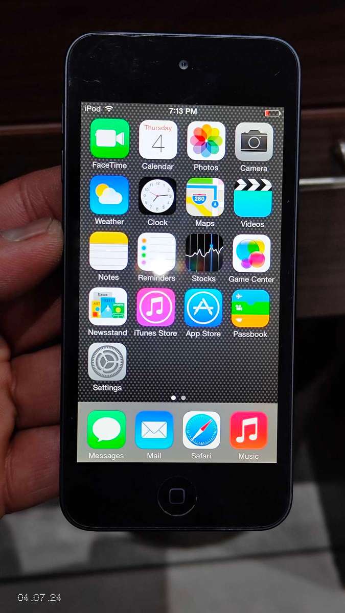 iPod Touch(5th Gen)32GB black clean condition (Pre Owned)