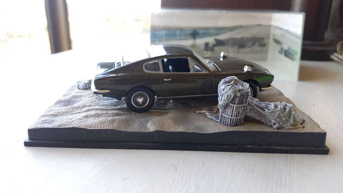 007 Aston Martin DBS - On Her Majesty`s Secret Service