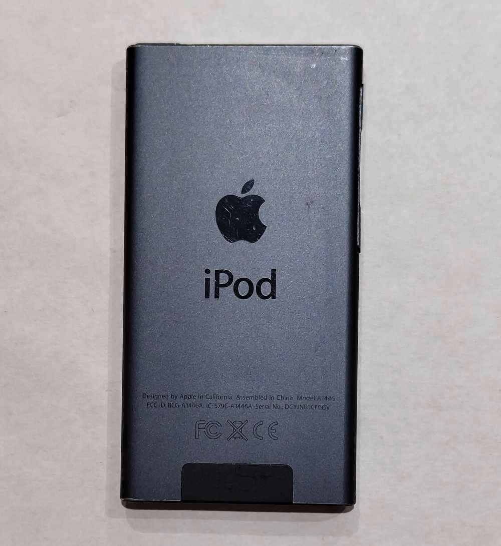 iPod Nano (7th gen) 16GB black (pre Owned)