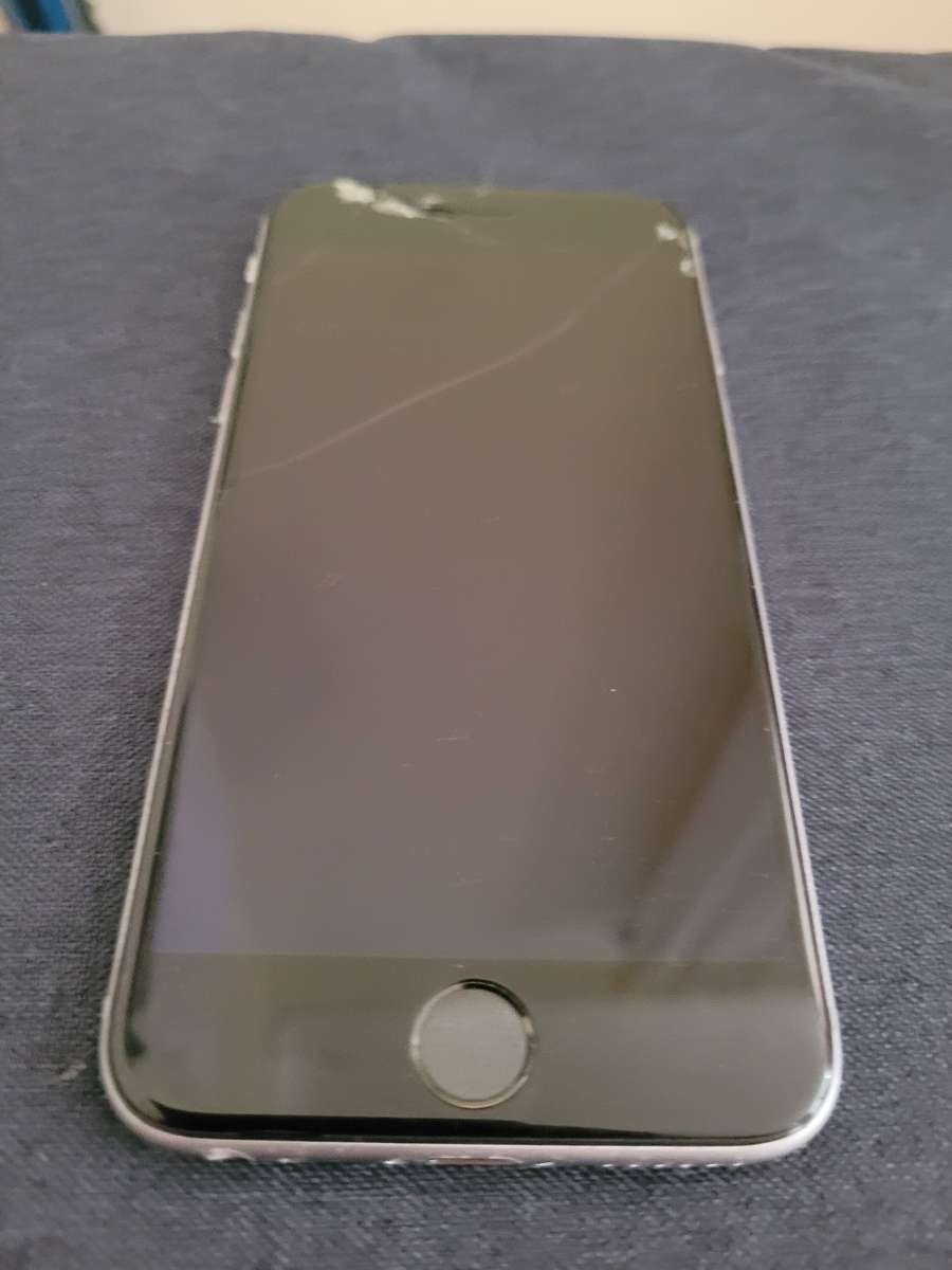Apple iPhone 6S 16GB - Cracked Screen
