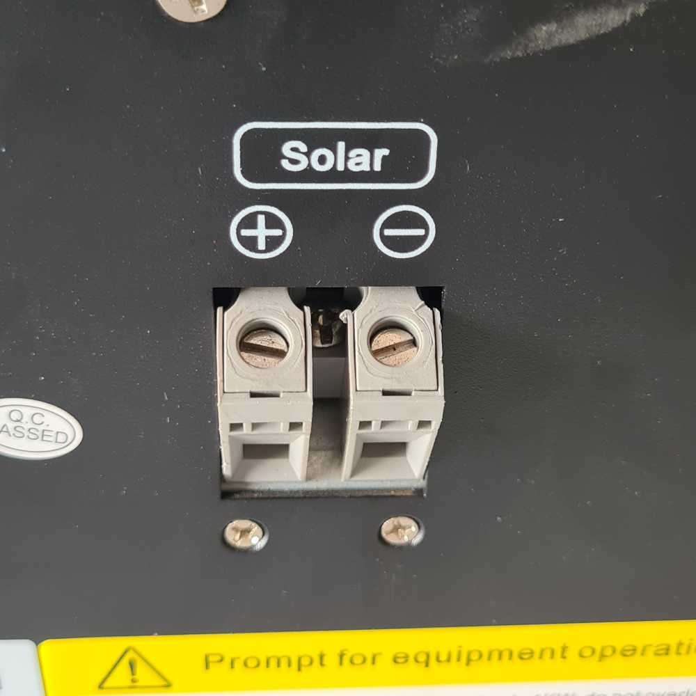 Mecer m-1000w inverter with battery.