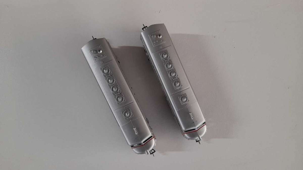 FLEISCHMANN HO DIESEL LOCOMOTIVES - BURLINGTON SET