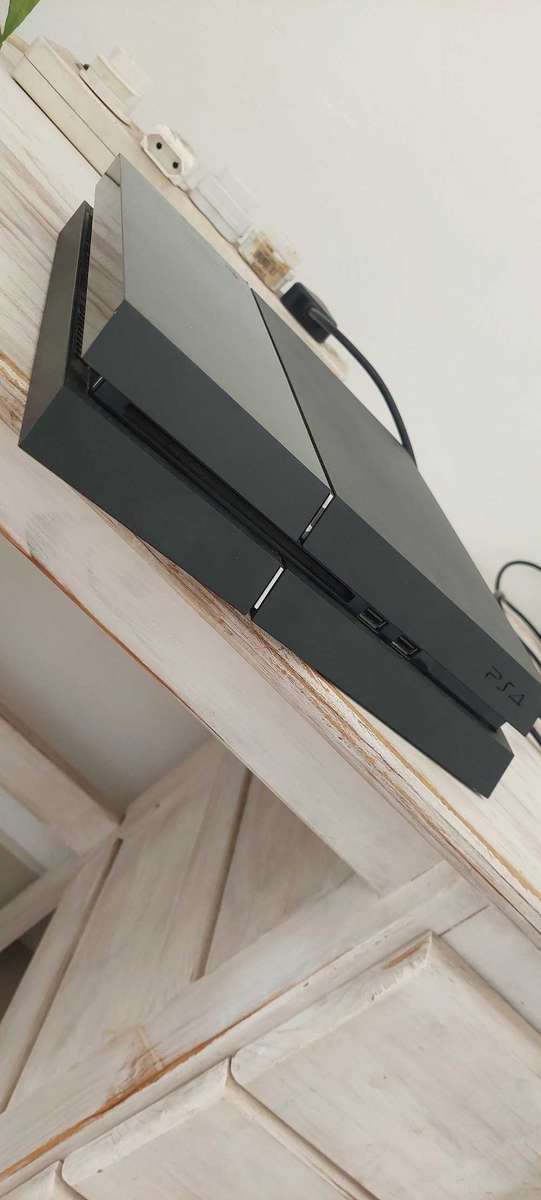 Playstation 4 console *Not fully operational*