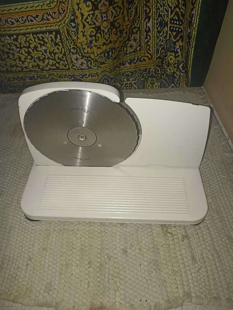 Pineware vintage slicer