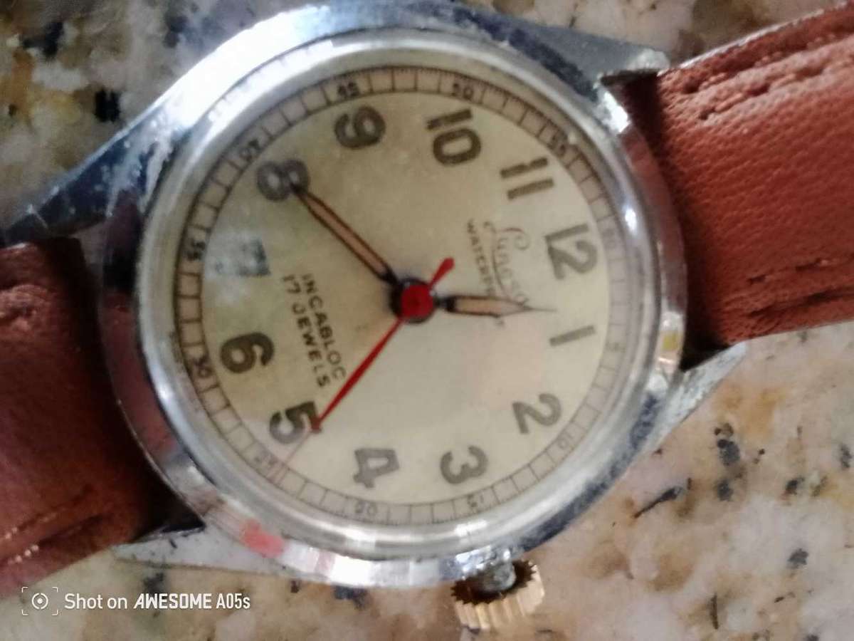 Lunesa 17 jewels.50/60s era. 30x38mm.Runs well.Lovely watch.On leather strap
