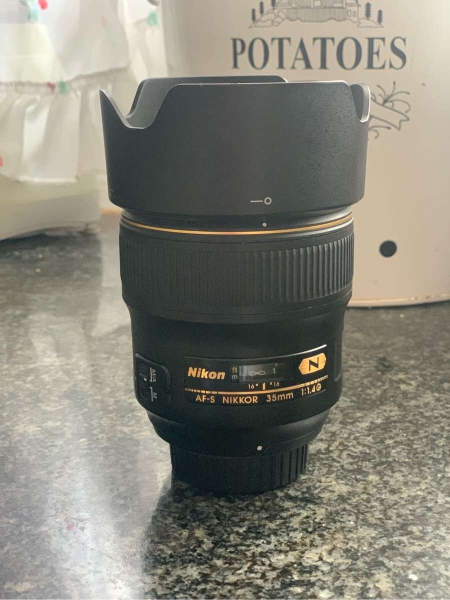 Nikon 35mm f/1.4G AF-S Lens (Like New w/ Original Packaging) Worth R35000!!!