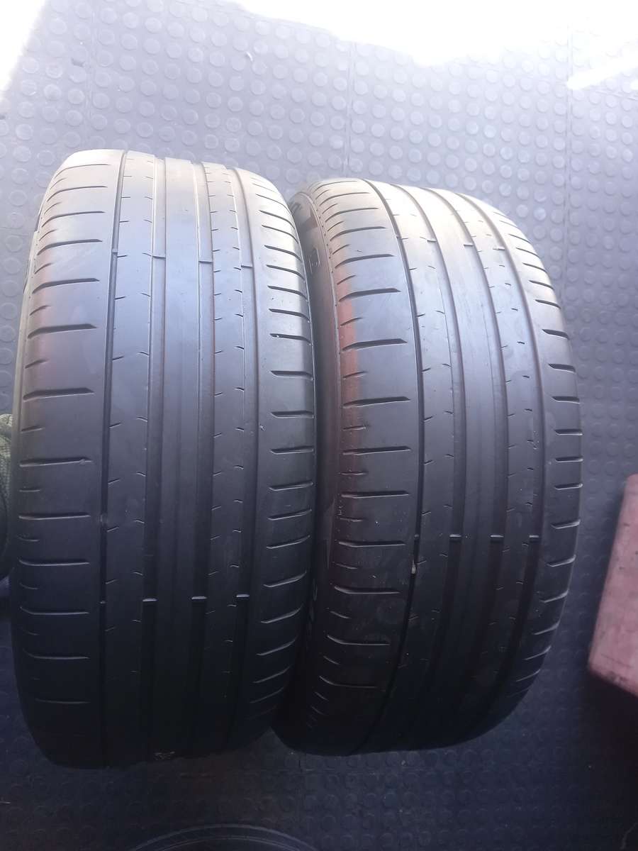 245/45/20 Pirelli Pzerro. Non runflat. 70%