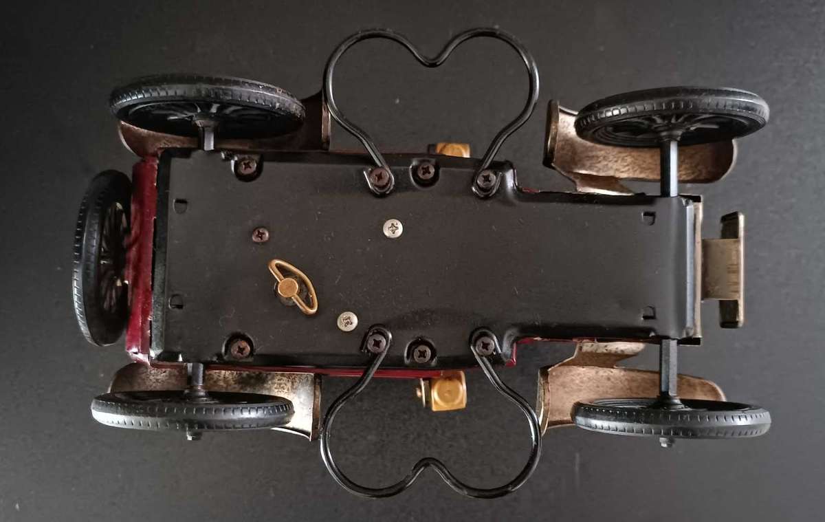 Wind up music vintage 1918 Ford truck model liquor decanter set